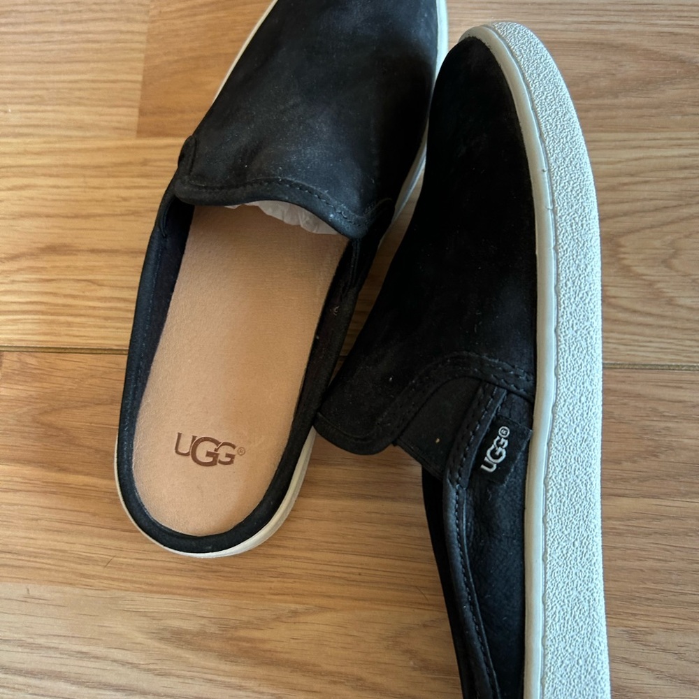 Ugg Slides Size 7 New With Out Tags - image 2